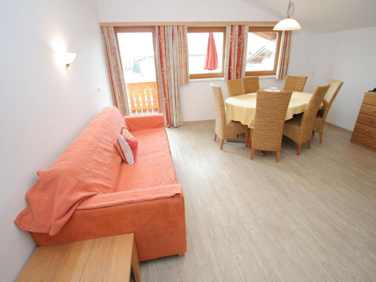 Spacious Apartment in Uderns near Ski Area Exterior foto